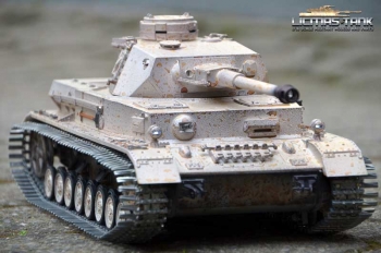 RC Tank PzKpfw IV Ausf. G – Division LAH Kharkov 1943 Winter IR Battle – Torro Profi-Edition with wooden box