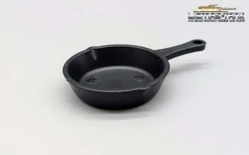 Plastic frying pan for 1/12 or 1/10 diorama