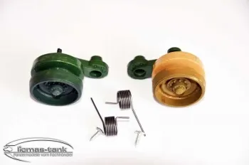 Pair of Plasticwheels right green and brown with feather and screws Leopard 1:24