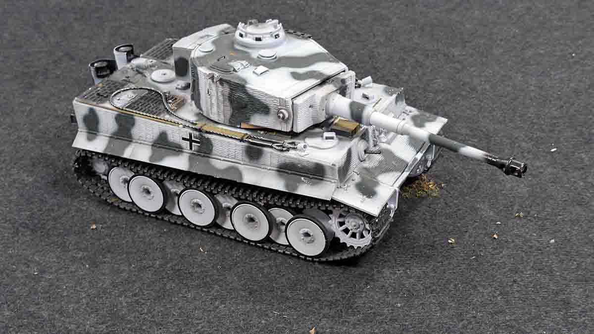 B-WARE - RC Panzer Tiger I Winter – Taigen V3 BB Metall-Edition mit 6mm Schussfunktion und Kanonenrauch