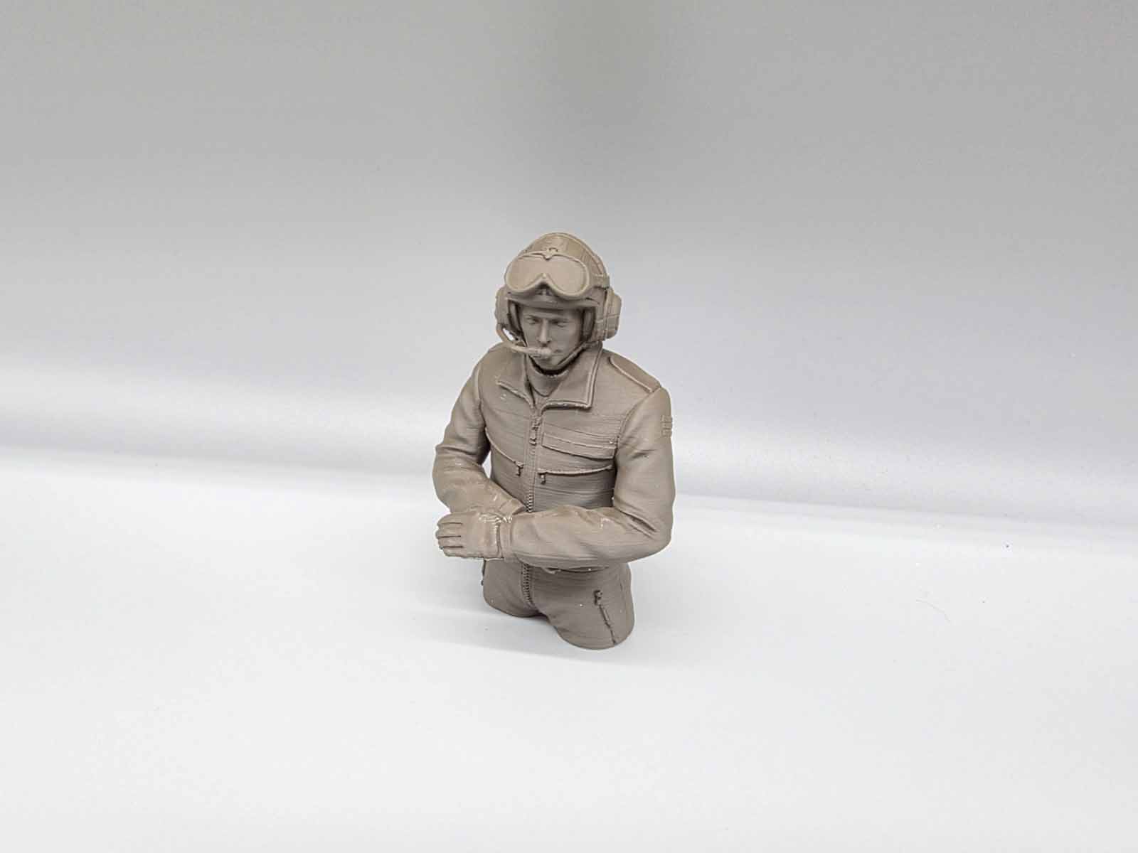 1/10 Figur Deutscher Bundeswehr Panzersoldat Kommandant Leopard Panzer mit moderner Panzerhaube und Funk 1/10 Figur Deutscher Bundeswehr Panzersoldat Kommandant Leopard Panzer mit moderner Panzerhaube und Funk