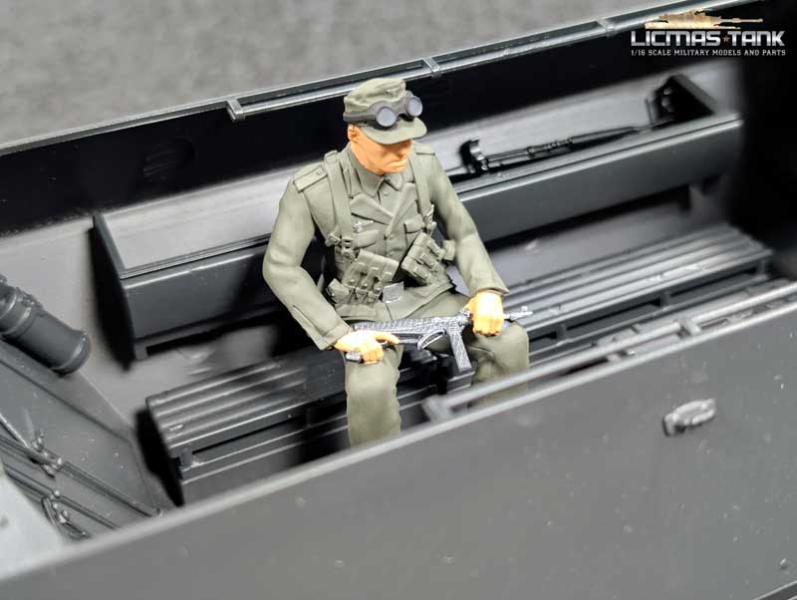 Rider 1 Resin figure – painted – for 1:16 Torro Sd.Kfz. 251/1 Ausf. D half-track vehicle