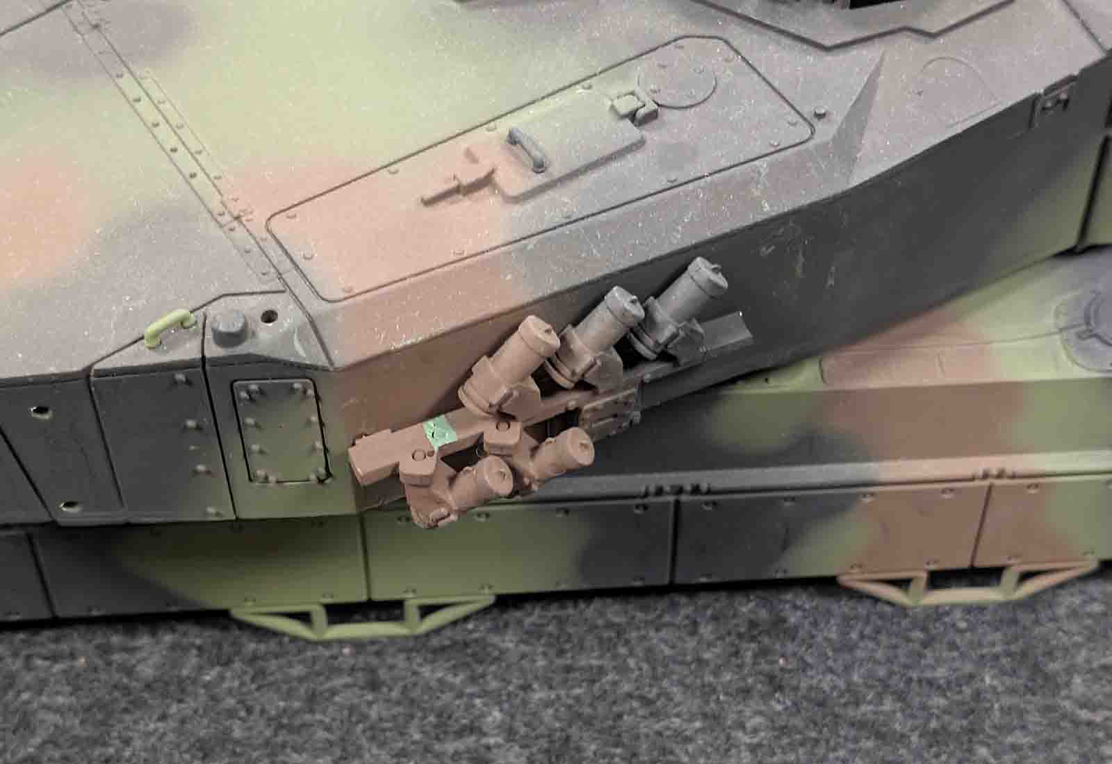 DEFEKT Taigen Oberwanne lackiert mit Metallturm 3889 Leopard 2A6 BB 360° DEFEKT Taigen Oberwanne lackiert mit Metallturm 3889 Leopard 2A6 BB 360°