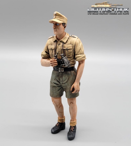 B WARE 1/16 Figur Deutsche Panzerbesatzung stehend mit Fernglas Italien 1943 B WARE 1/16 Figur Deutsche Panzerbesatzung stehend mit Fernglas Italien 1943