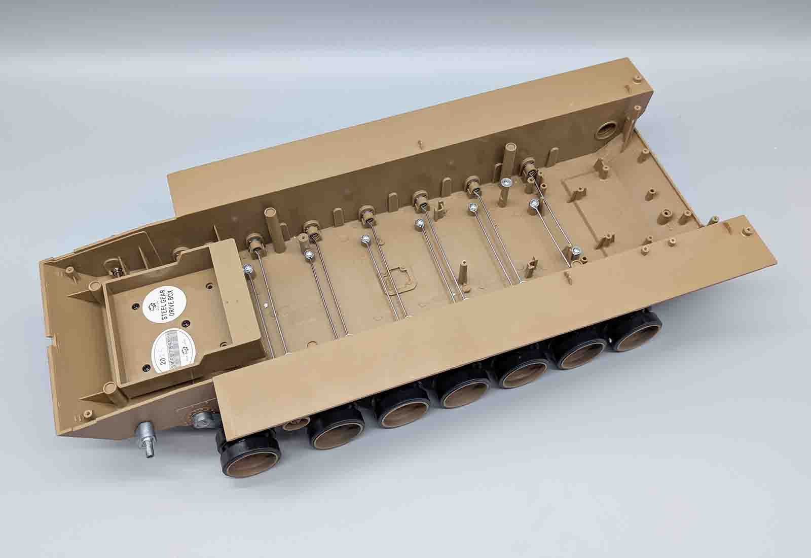 Heng Long RC Panzer M1A2 Abrams 3918 Unterwanne aus Kunststoff 1:16 TK7.0 V2 Heng Long RC Panzer M1A2 Abrams 3918 Unterwanne aus Kunststoff 1:16 TK7.0 V2