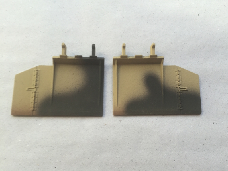 Königstiger Taigen Ketten Spritzschutz aus Kunststoff Wüstentarn 1:16