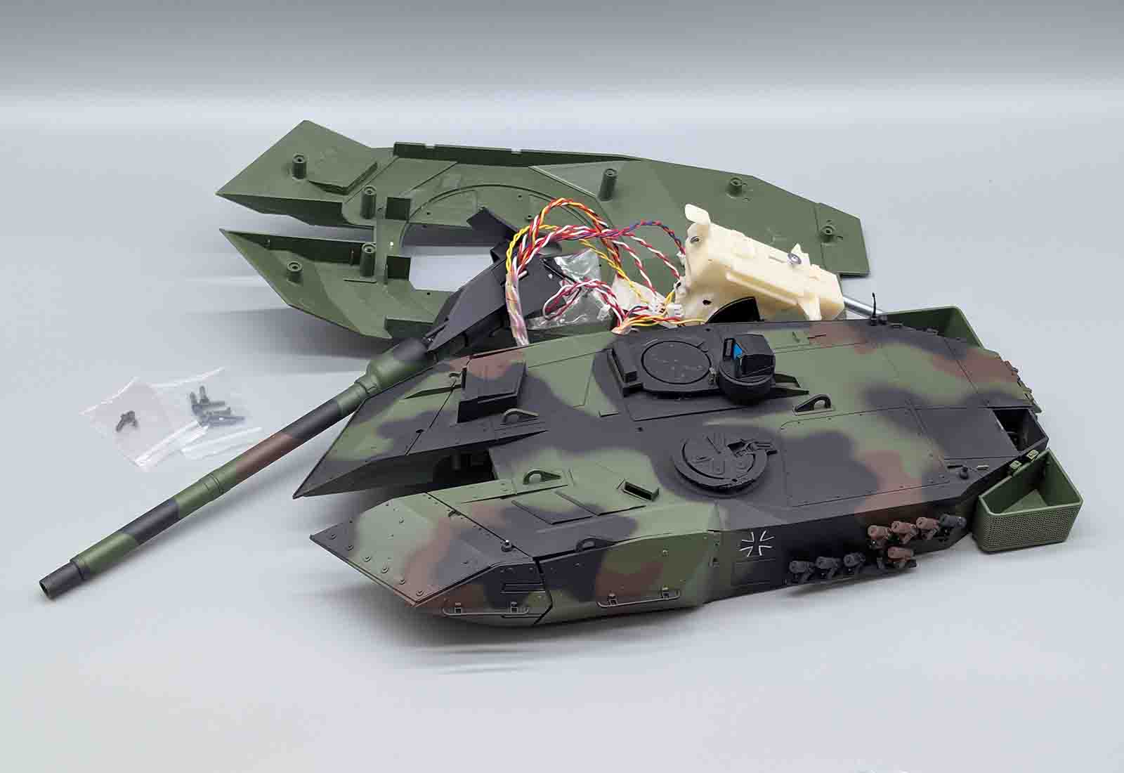 DEFEKT/RETOURE Leopard 2A6 Turm Heng Long TK7.0