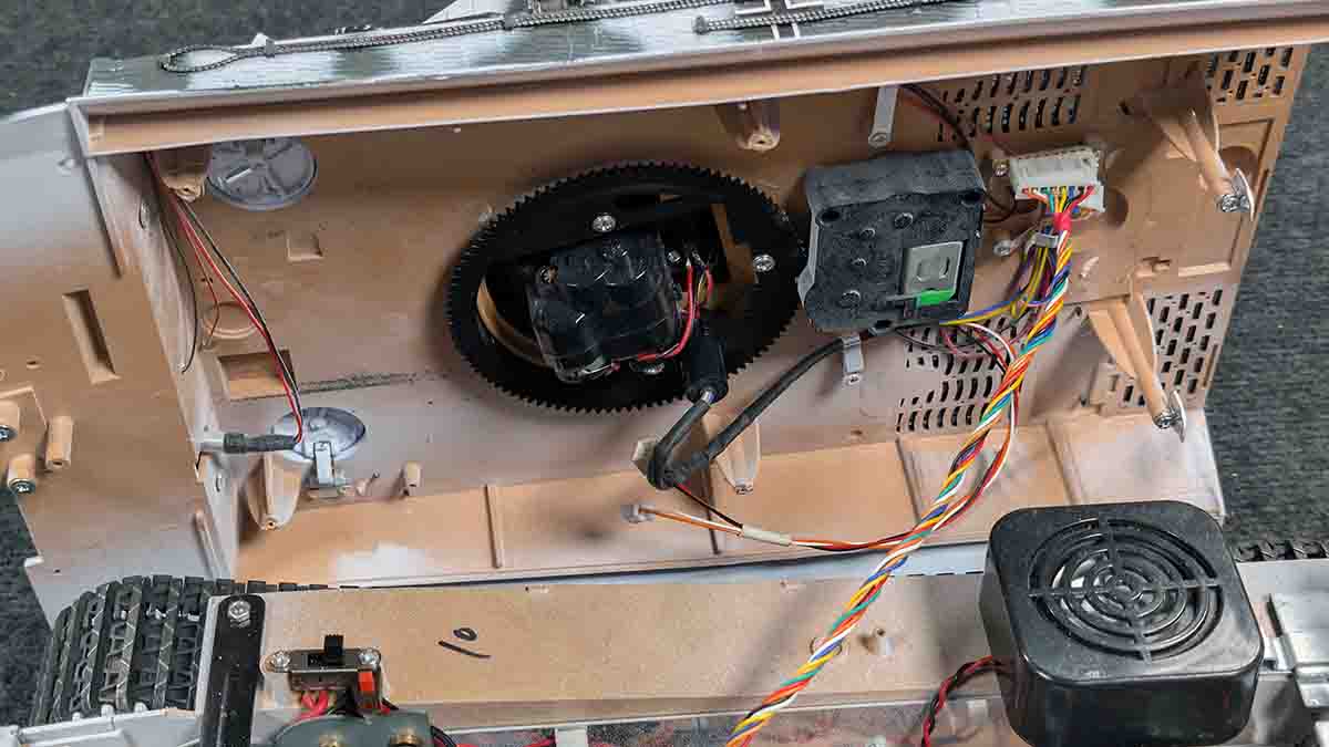 B-WARE - RC Panzer Tiger I Winter – Taigen V3 BB Metall-Edition mit 6mm Schussfunktion und Kanonenrauch B-WARE - RC Panzer Tiger I Winter – Taigen V3 BB Metall-Edition mit 6mm Schussfunktion und Kanonenrauch