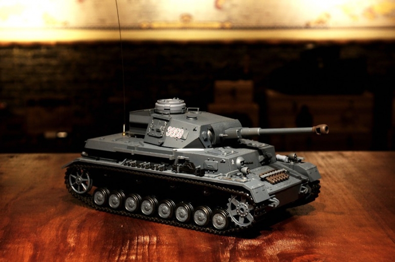 RC Panzer IV Ausf. F2 Heng Long 1:16 Grau – Mit Metallketten und V7.0 Elektronik