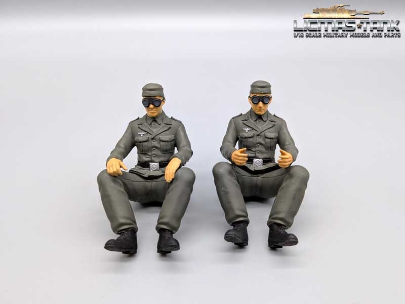 Driver and co-driver figures made of resin – painted – for 1:16 Torro Sd.Kfz. 251/1 Ausf. D half-track Driver and co-driver figures made of resin – painted – for 1:16 Torro Sd.Kfz. 251/1 Ausf. D half-track