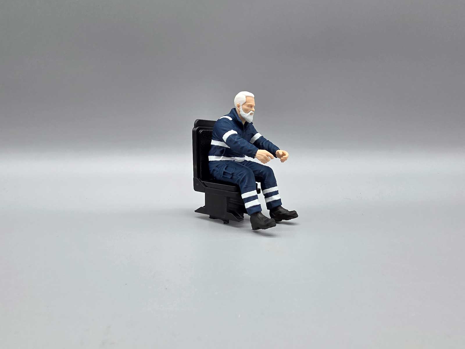 Fahrer Figur für Modellfahrzeuge THW wie Lkws, Nutzfahrzeuge usw. Maßstab ca. 1:16 mit Bart Fahrer Figur für Modellfahrzeuge THW wie Lkws, Nutzfahrzeuge usw. Maßstab ca. 1:16 mit Bart