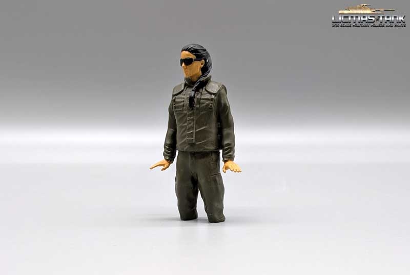 1:16 IDF Panzersoldatin Merkava Panzer bemalt aus Resin