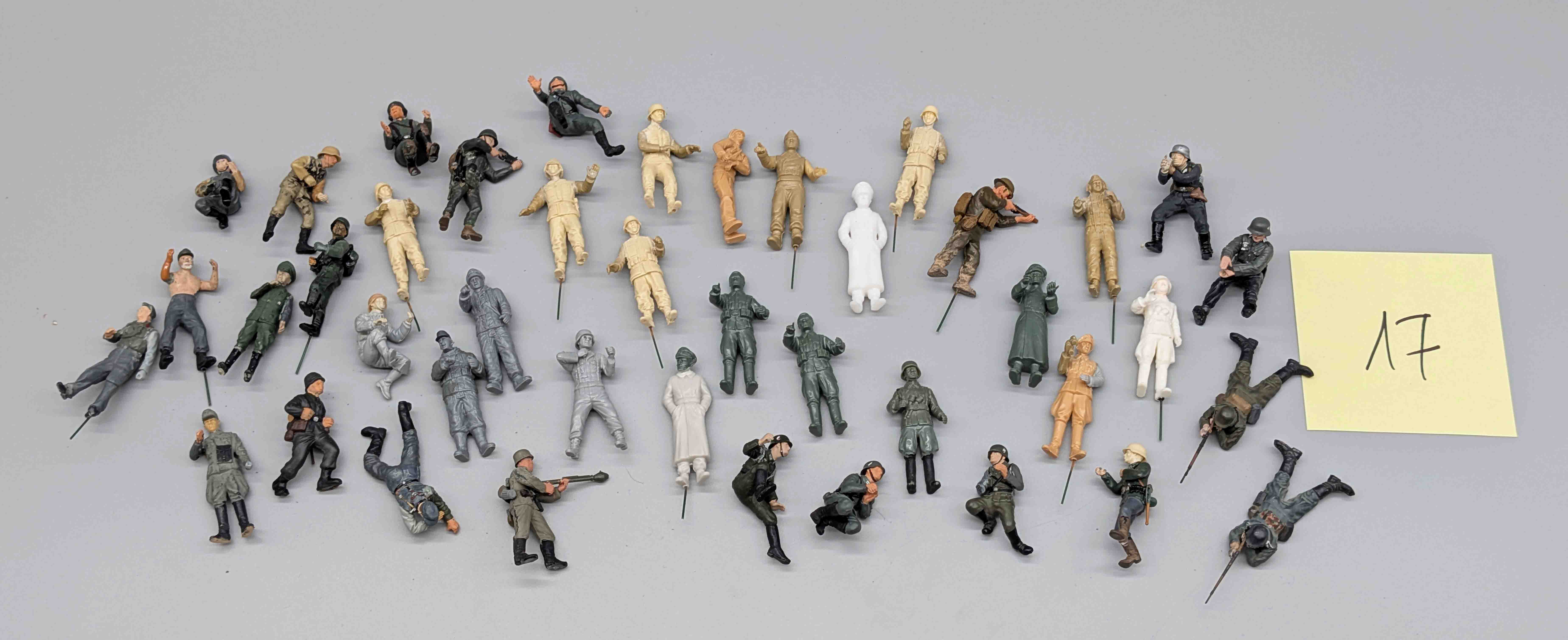 SONDERPOSTEN - 1:35 Figuren Konvolut 17