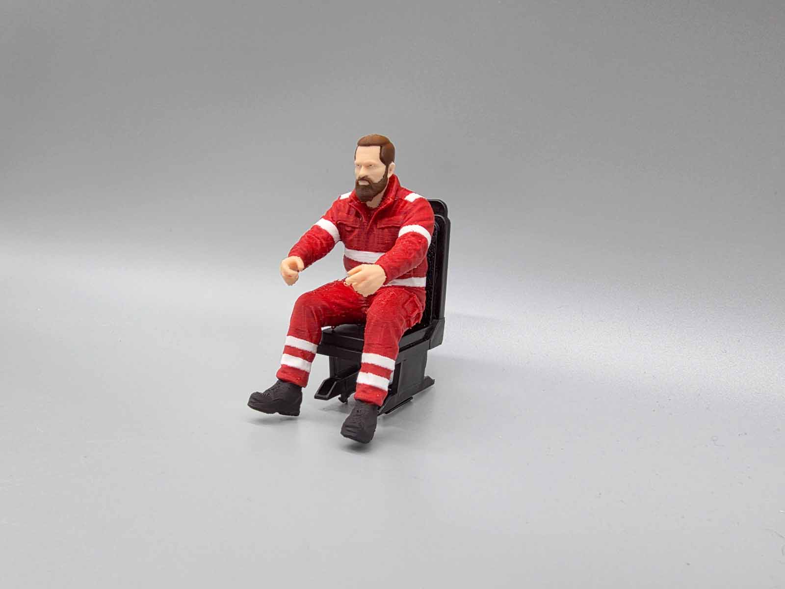 Fahrer Figur für Modellfahrzeuge wie Trucks, Rettungsdienst, Feuerwehr usw. Maßstab ca. 1:16
