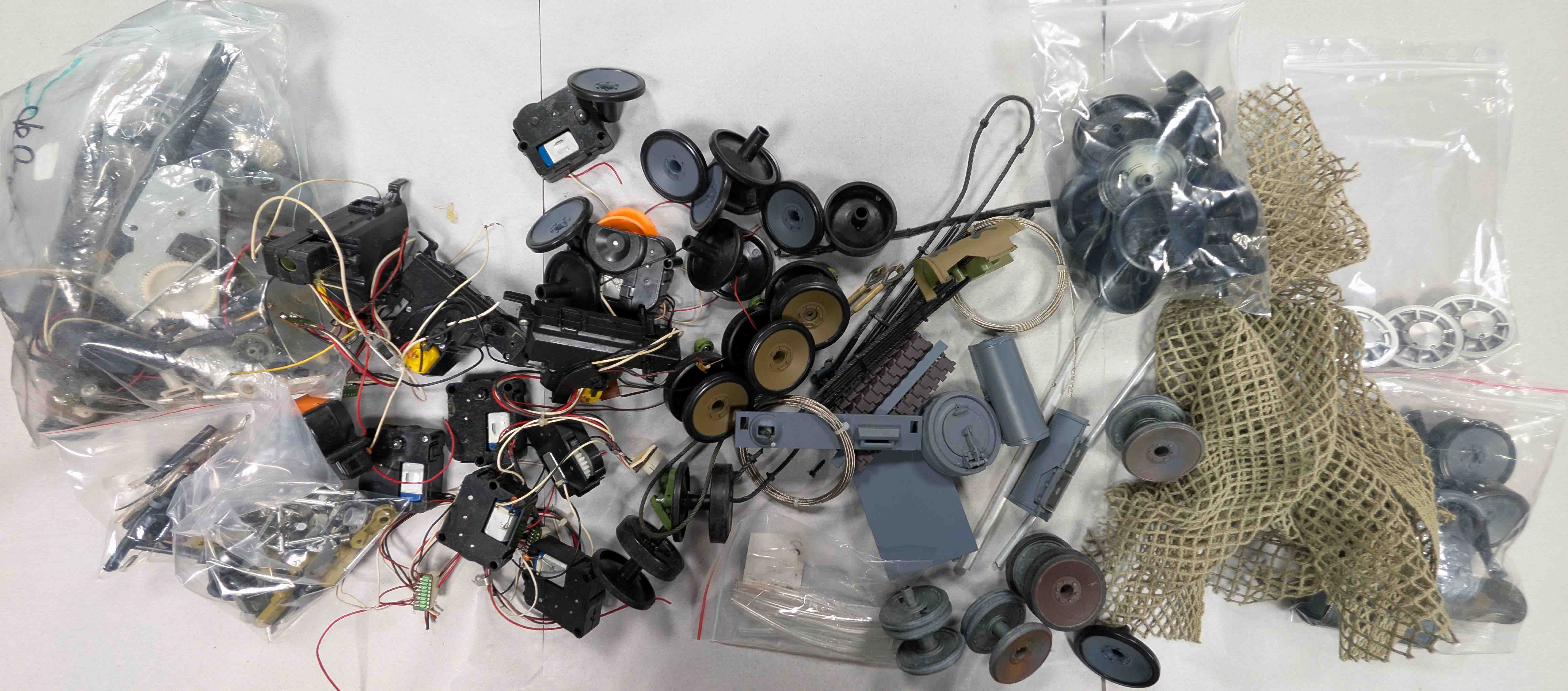 RETOURE / DEFECTIVE - Tiger 1 parts and electronics