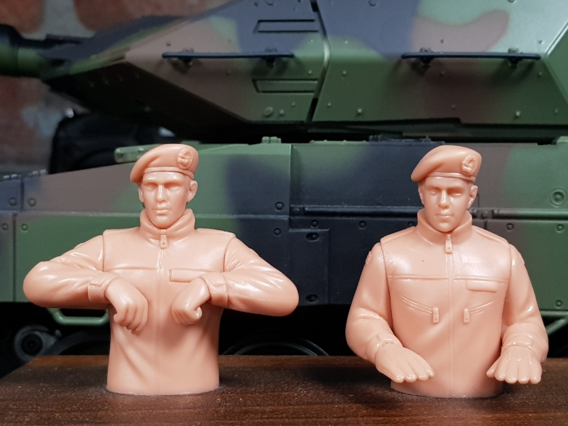Spar Set 2 Halbfiguren Bausatz Deutscher Panzersoldat FB1002-KIT FB1003-KIT Spar Set 2 Halbfiguren Bausatz Deutscher Panzersoldat FB1002-KIT FB1003-KIT