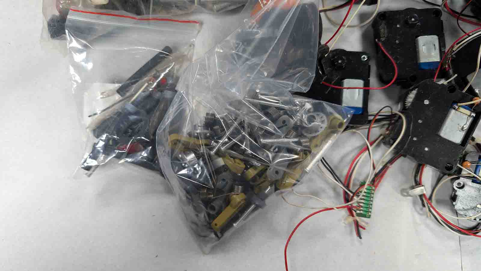 RETOURE / DEFECTIVE - Tiger 1 parts and electronics