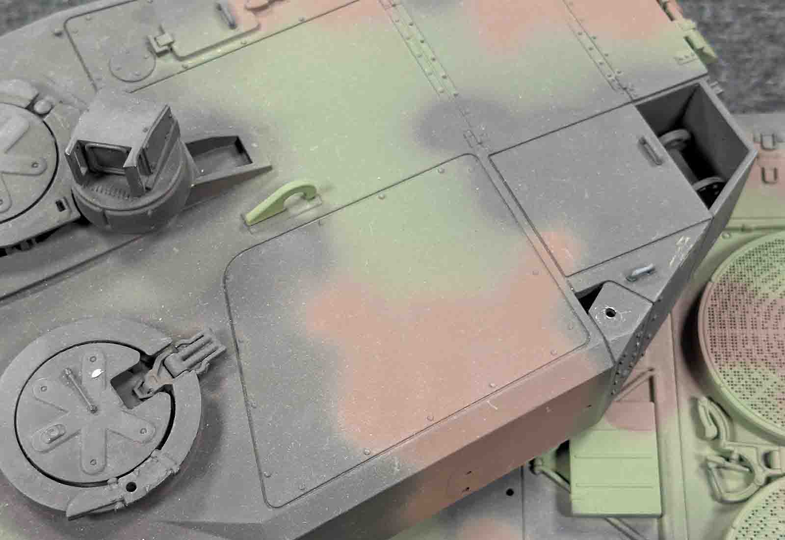 DEFEKT Taigen Oberwanne lackiert mit Metallturm 3889 Leopard 2A6 BB 360° DEFEKT Taigen Oberwanne lackiert mit Metallturm 3889 Leopard 2A6 BB 360°