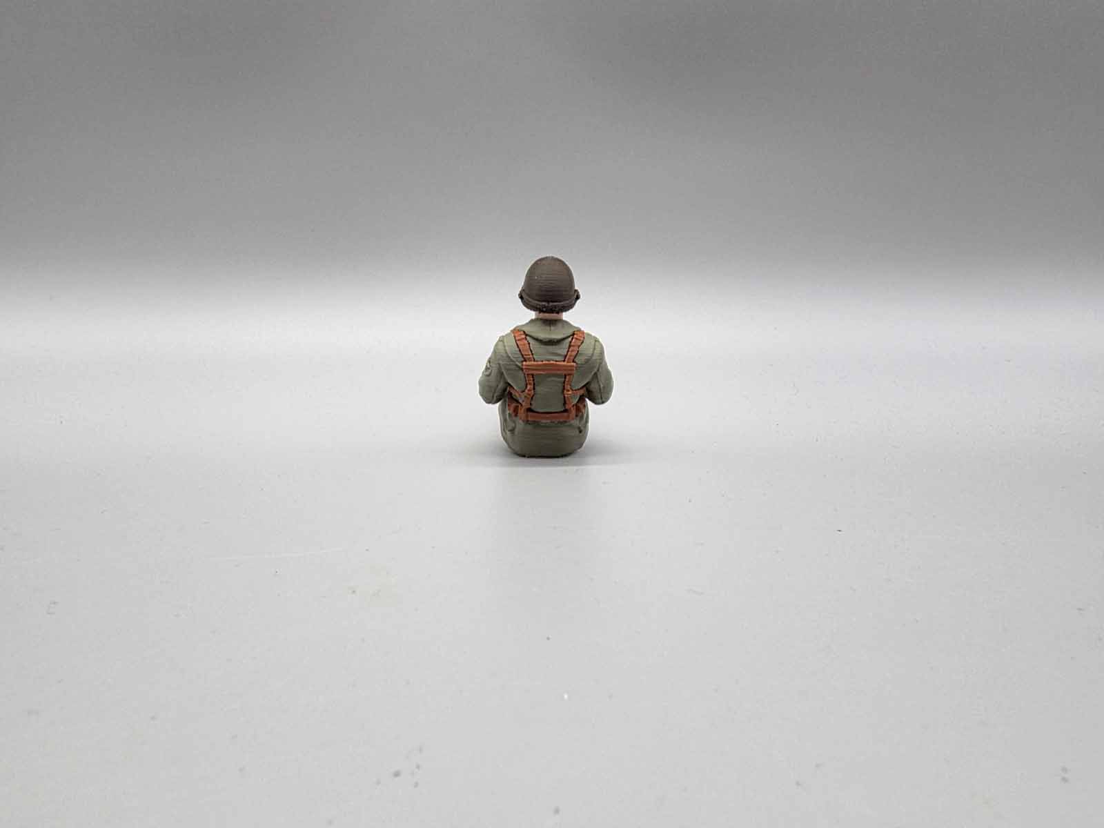 US Army Beifahrerfigur WWII 1:16 –farbig- passend für AMEWI Willys MB Jeep 1:14 US Army Beifahrerfigur WWII 1:16 –farbig- passend für AMEWI Willys MB Jeep 1:14